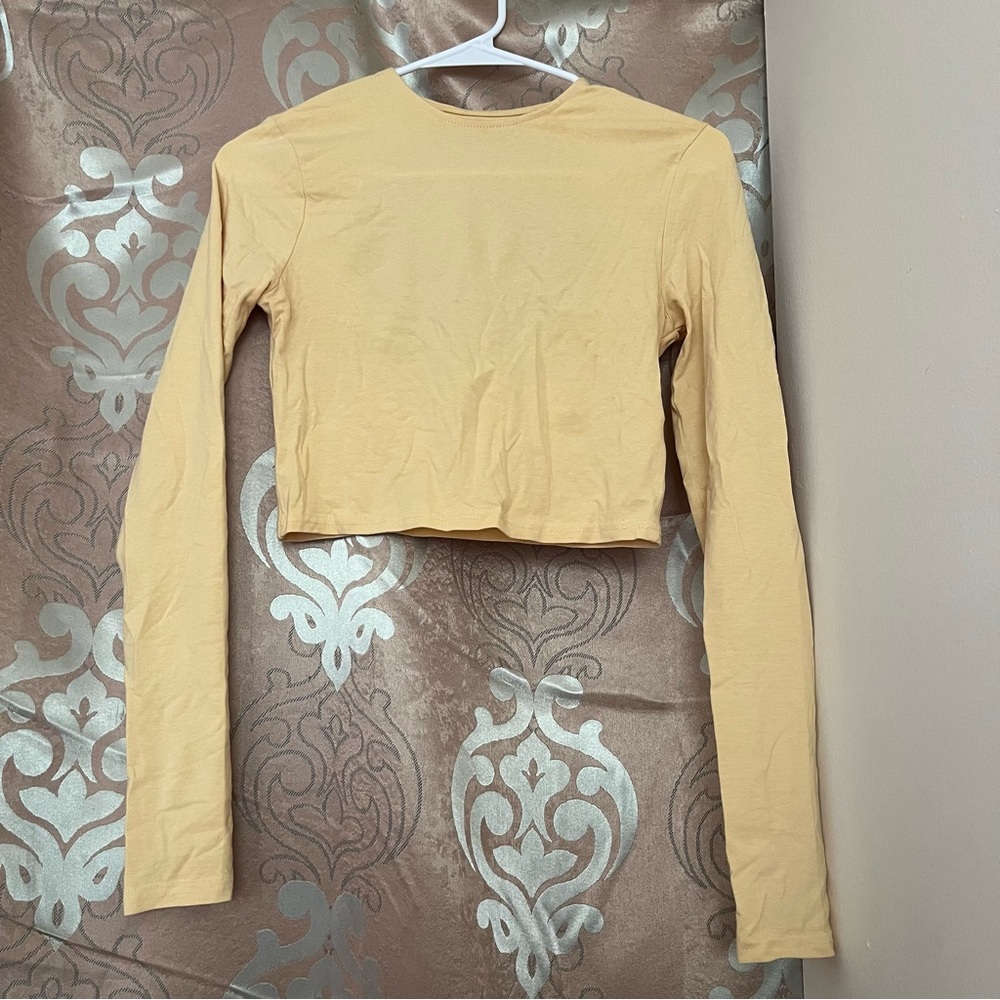 H&M Crop Top with Full-Length Sleeves, Open back